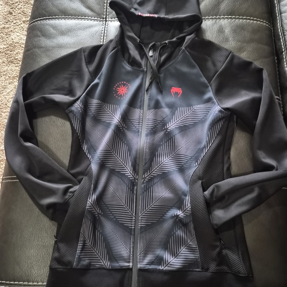 Venum Women's Black Performance Hoodie - Picture 1 of 5